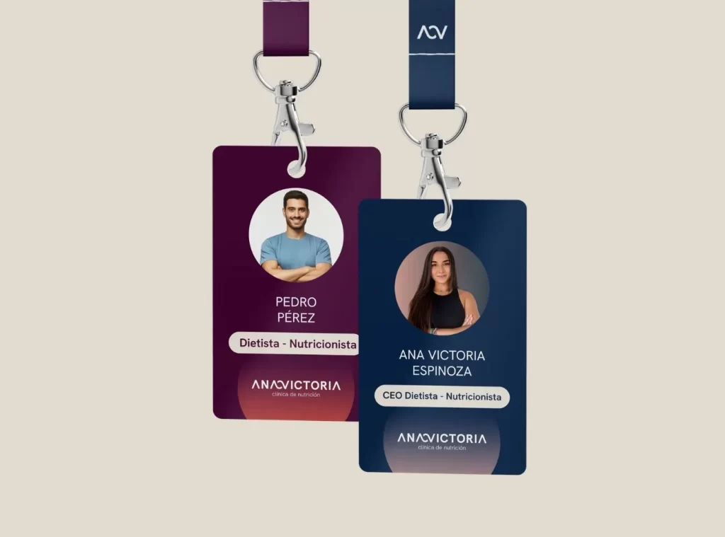 Vista superior de un móvil mostrando la portada del plan de nutrición de Ana Victoria con el diseño de identidad visual aplicado.